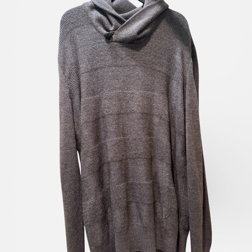 Geoffrey Beene Dark Gray Crewneck Sweater